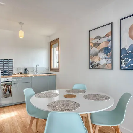Confortable T2 / Clim + Parking *