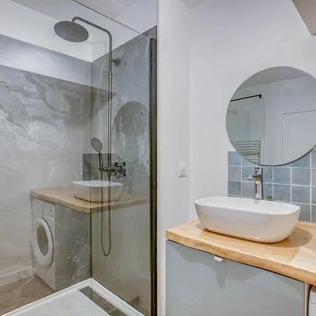 Confortable T2 / Clim + Parking Apartment *