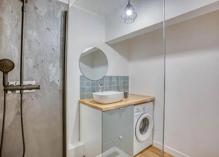 Nuage Climatisation&parking Lägenhet *